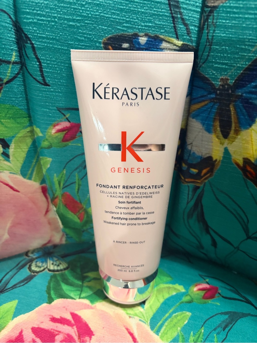 Kérastase Genesis Fortifying Conditioner - Pink and Silver Accents